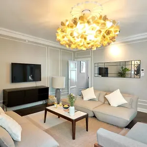 Large 4 Bedroom With Balcony & Bathtub In Cph Copenhagen